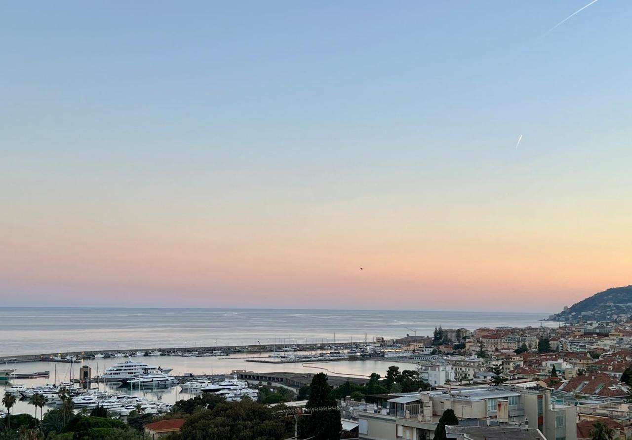 Special Home Vista Mare E Parcheggio Privato Санремо Екстер'єр фото